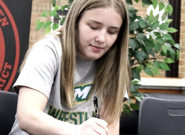 Tayah Beach signs National Letter of Intent