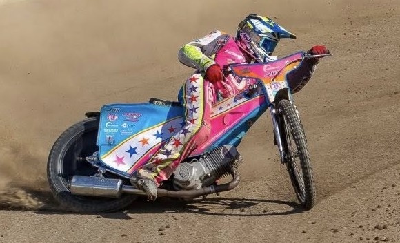 Stewart Slams ’Em at Champion Speedway